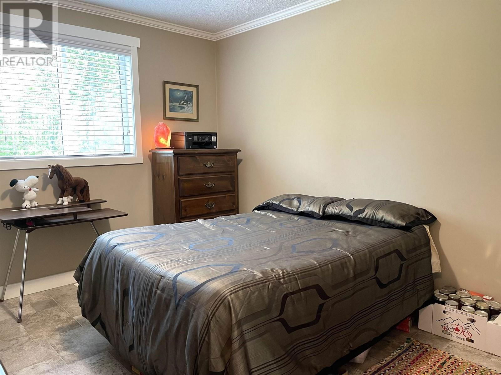 5243 4TH AVENUE Image 10