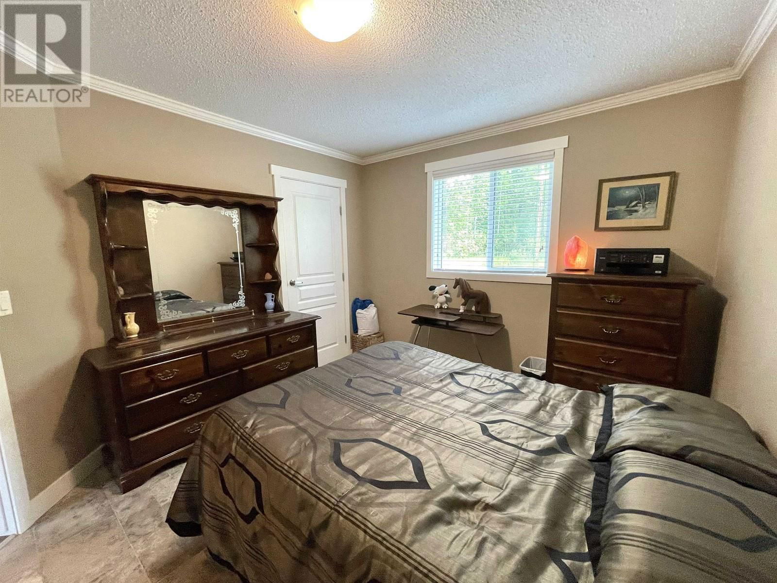 5243 4TH AVENUE Image 11