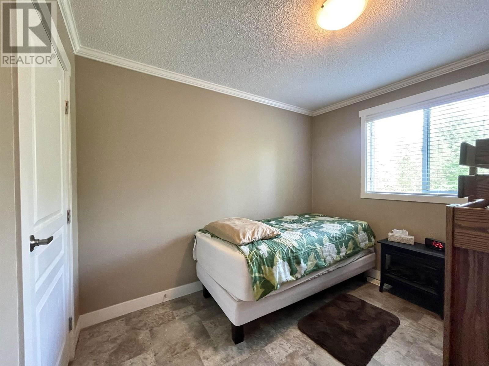 5243 4TH AVENUE Image 12