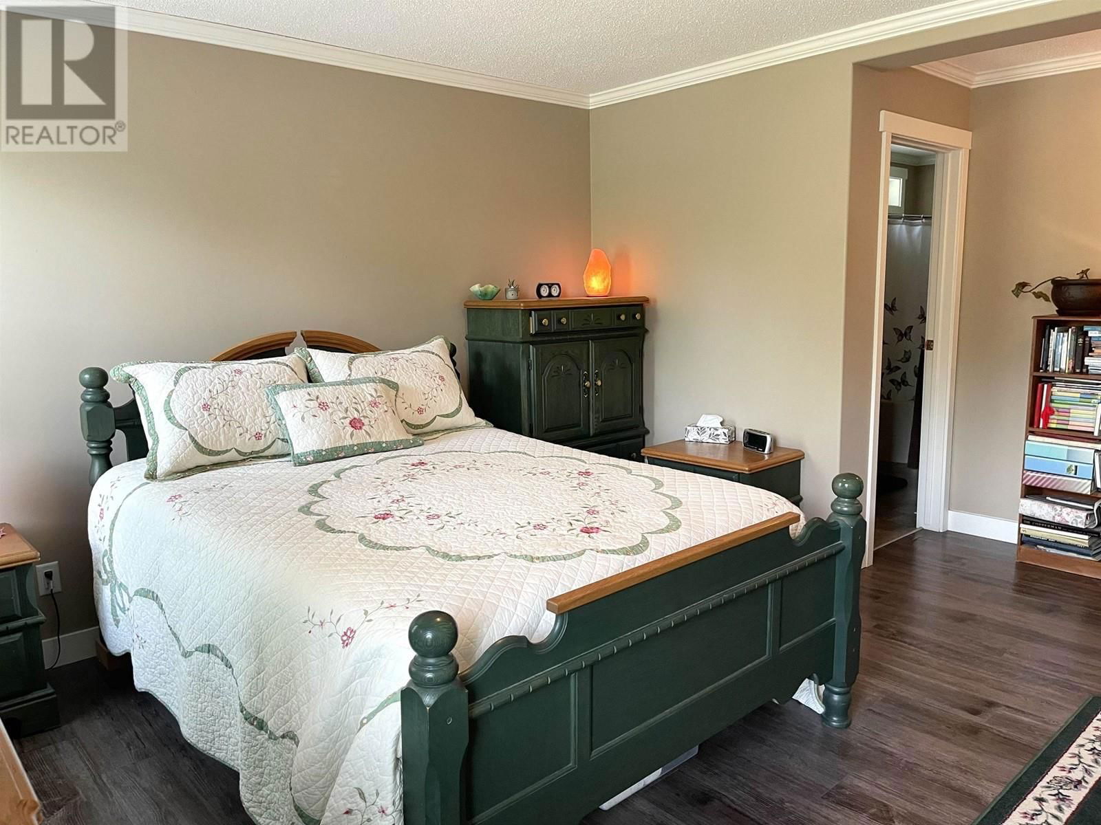 5243 4TH AVENUE Image 16