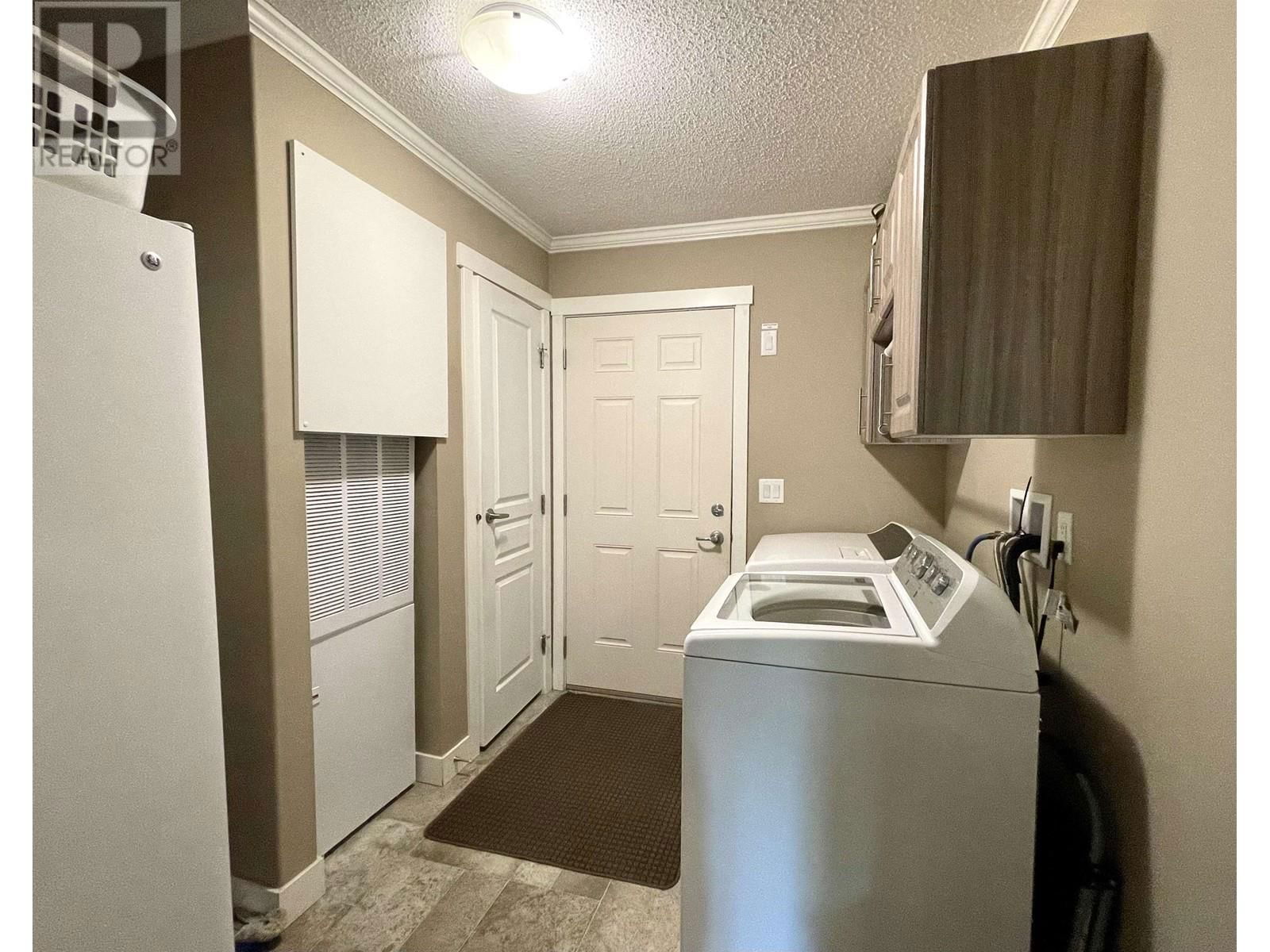 5243 4TH AVENUE Image 21