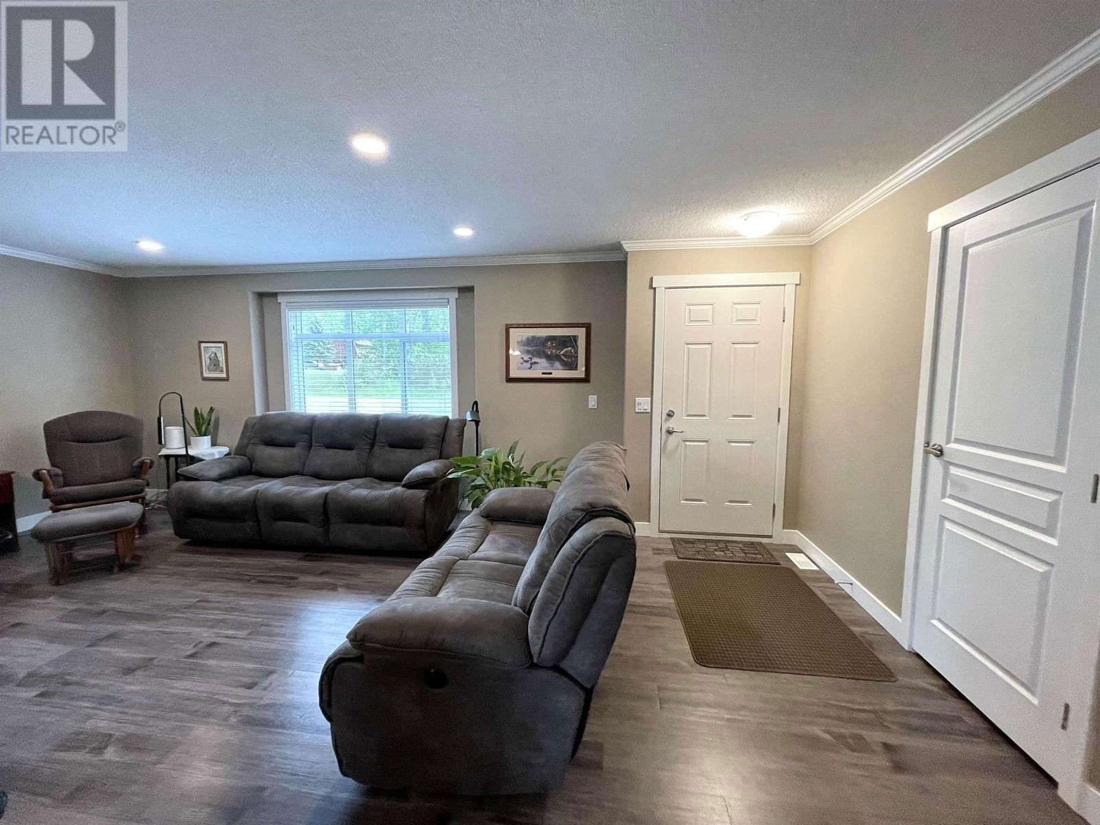 5243 4TH AVENUE Image 4