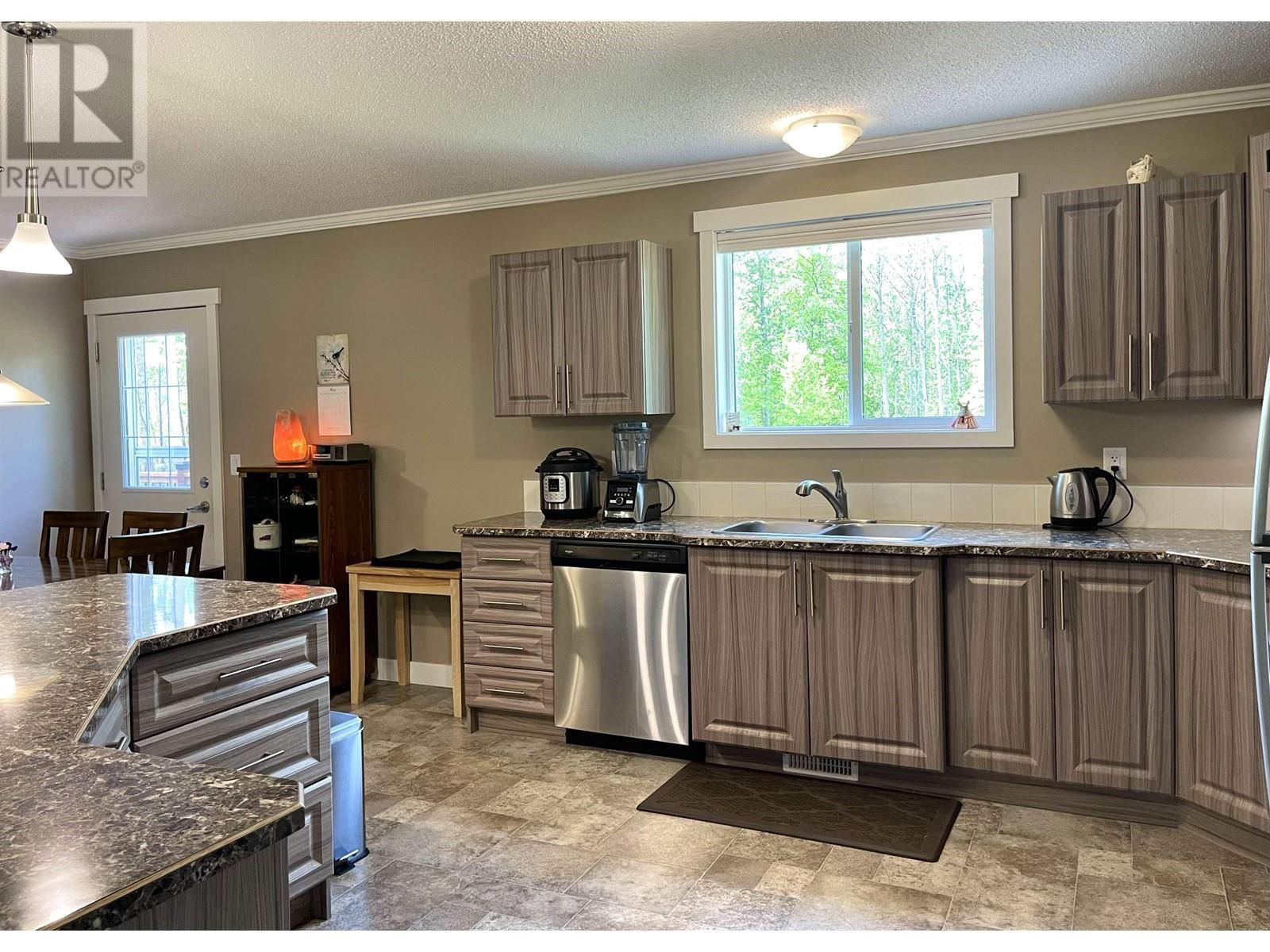 5243 4TH AVENUE Image 8