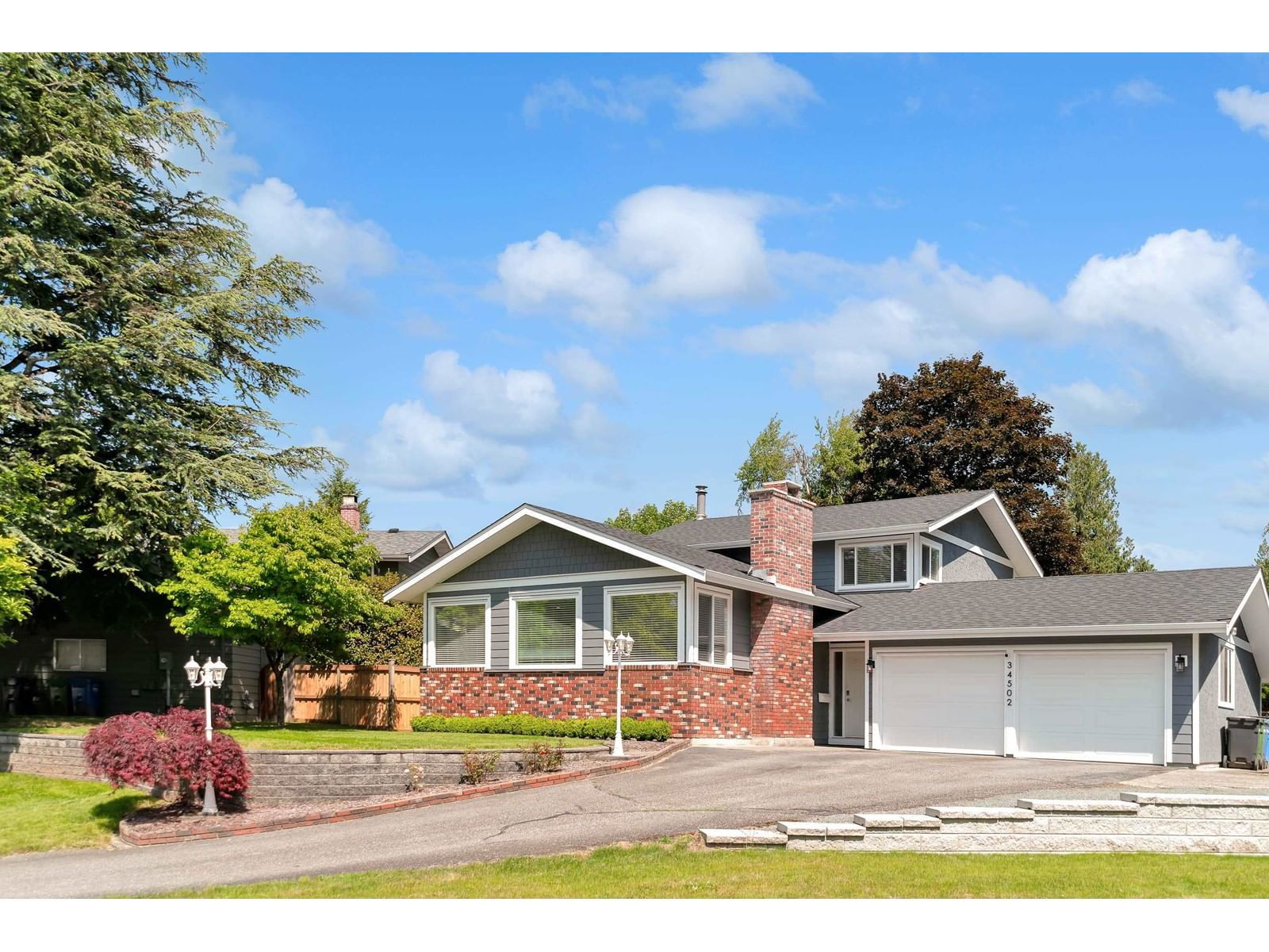 34502 BLATCHFORD Image 1
