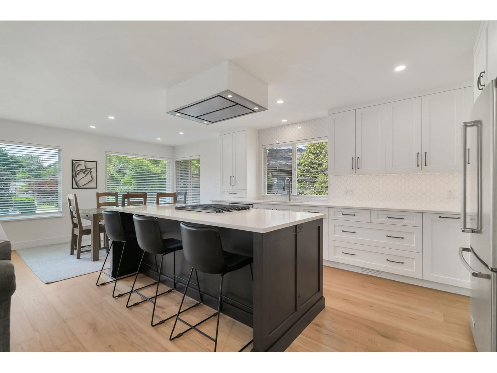 34502 BLATCHFORD Image 6