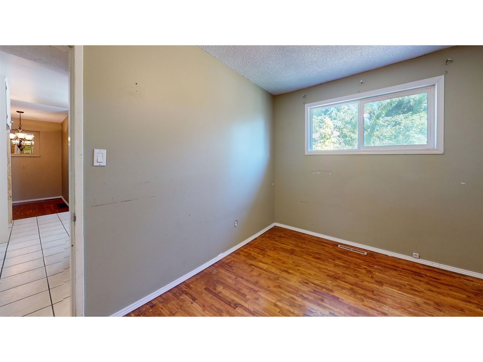15463 16A Image 7