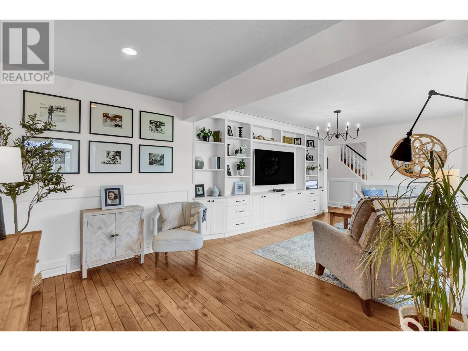 18575 HUGHES ROAD Image 10
