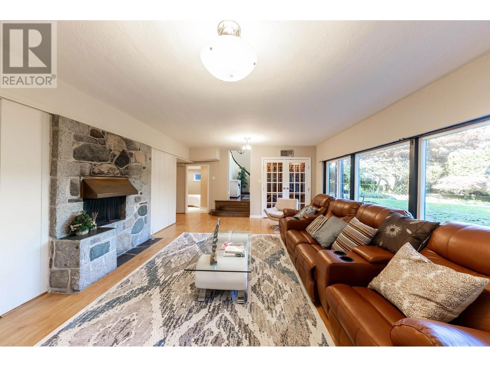 4393 PUGET DRIVE Image 3