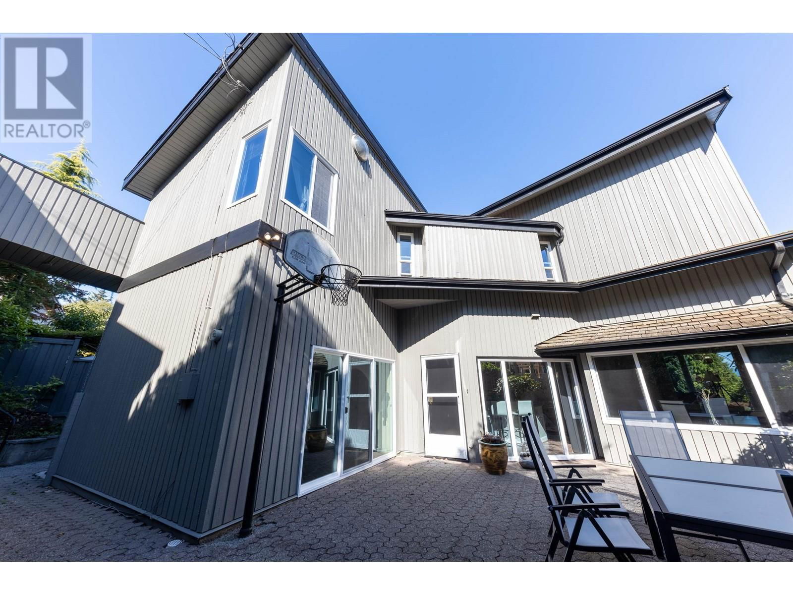 4393 PUGET DRIVE Image 8