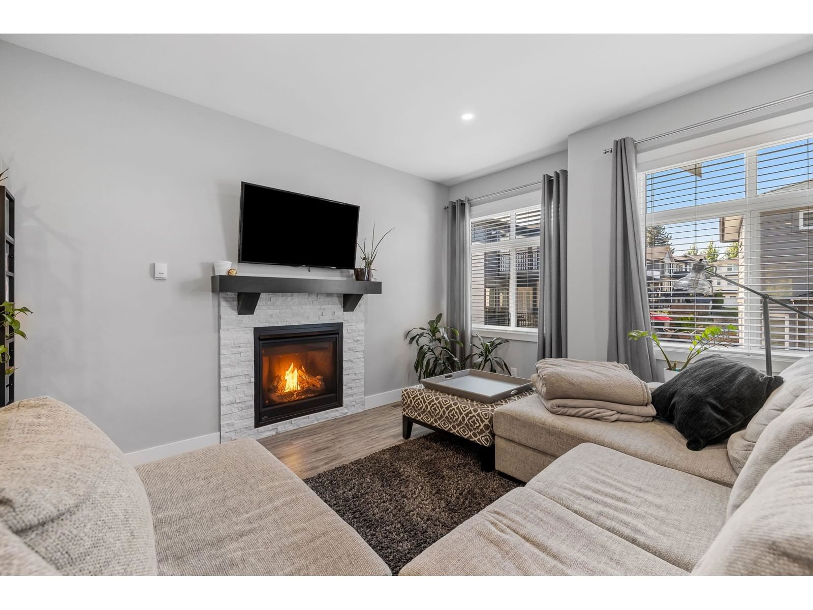 26 - 4295 OLD CLAYBURN Image 17