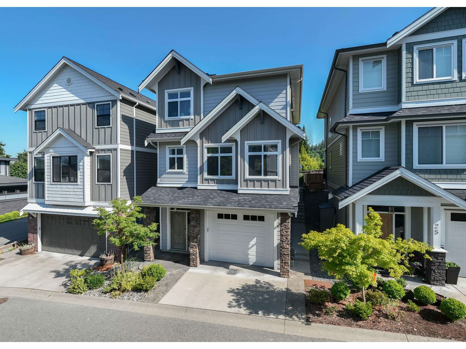 26 - 4295 OLD CLAYBURN Image 2