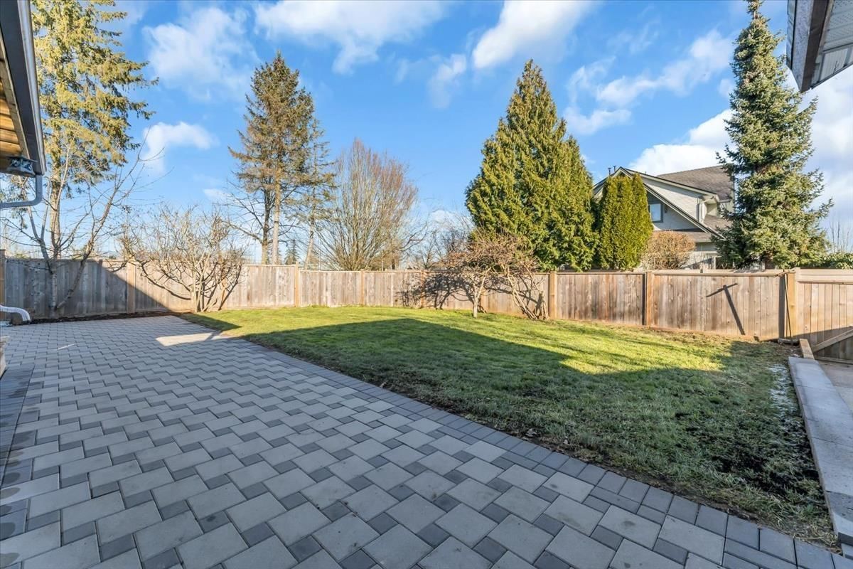 6182 168 STREET Image 23