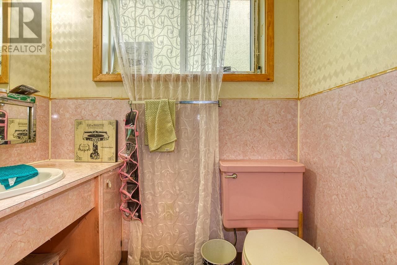 1510 BROADWAY AVENUE Image 11