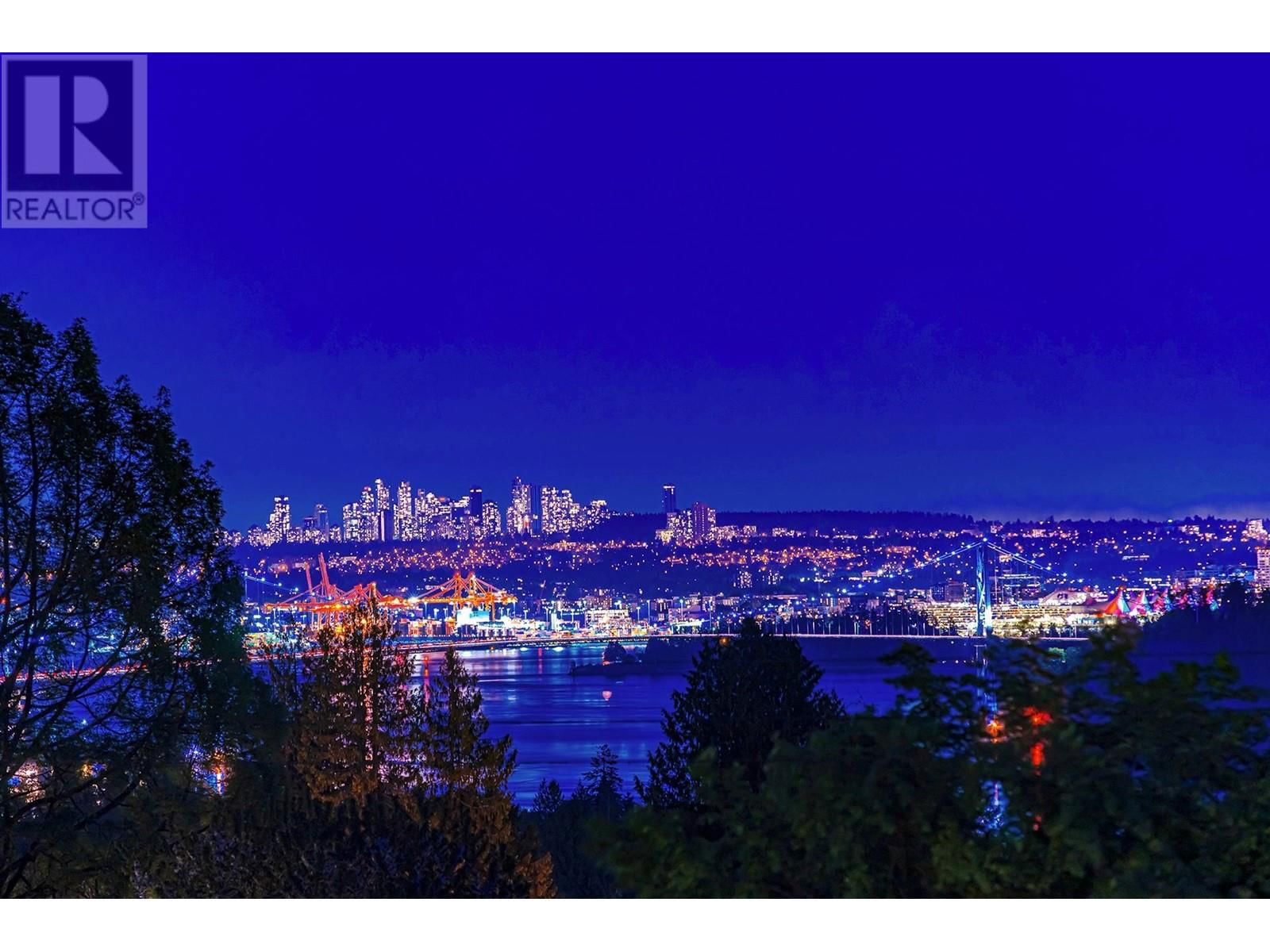 2365 QUEENS AVENUE Image 2