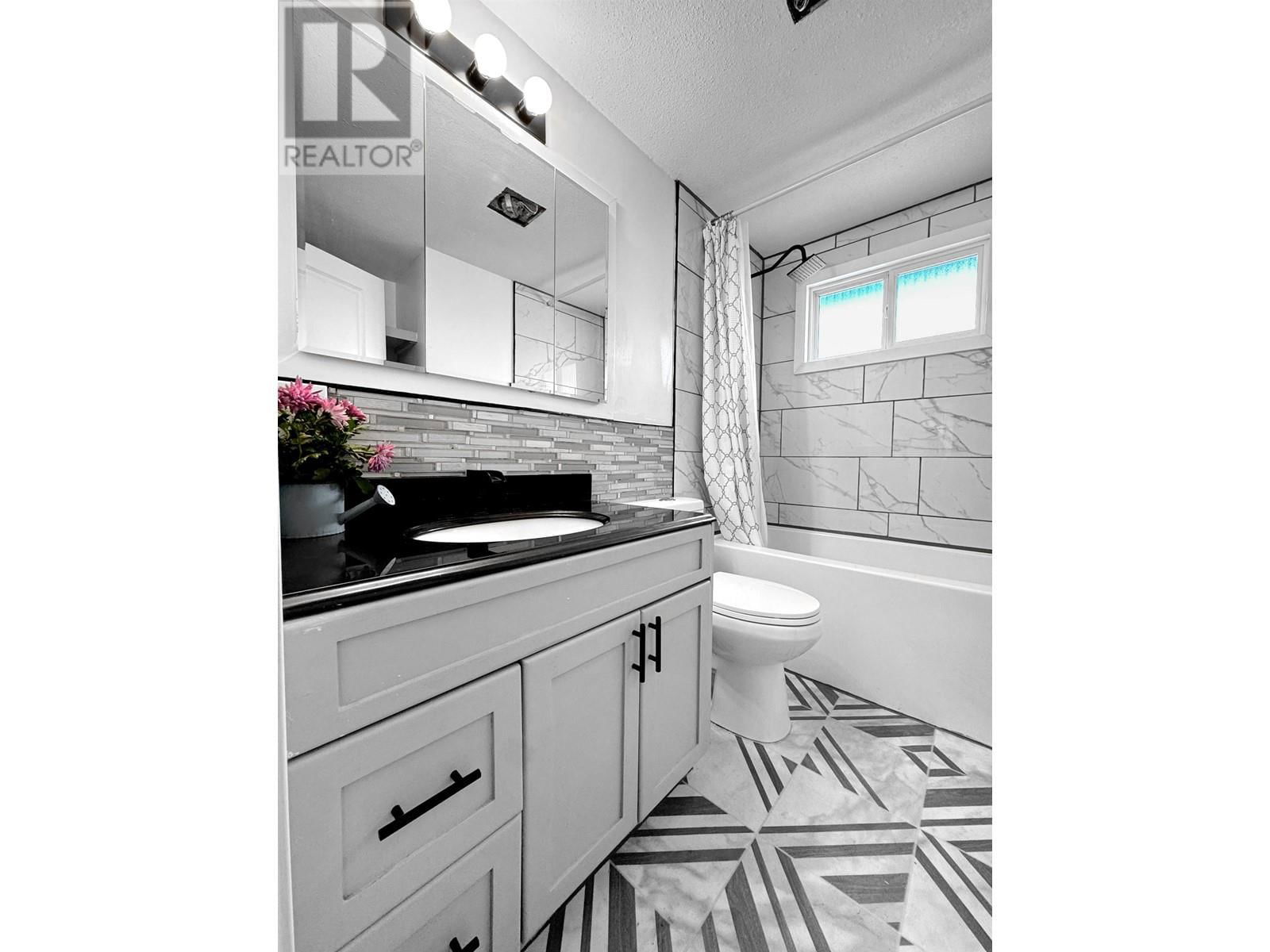 107 CARLSON STREET Image 10