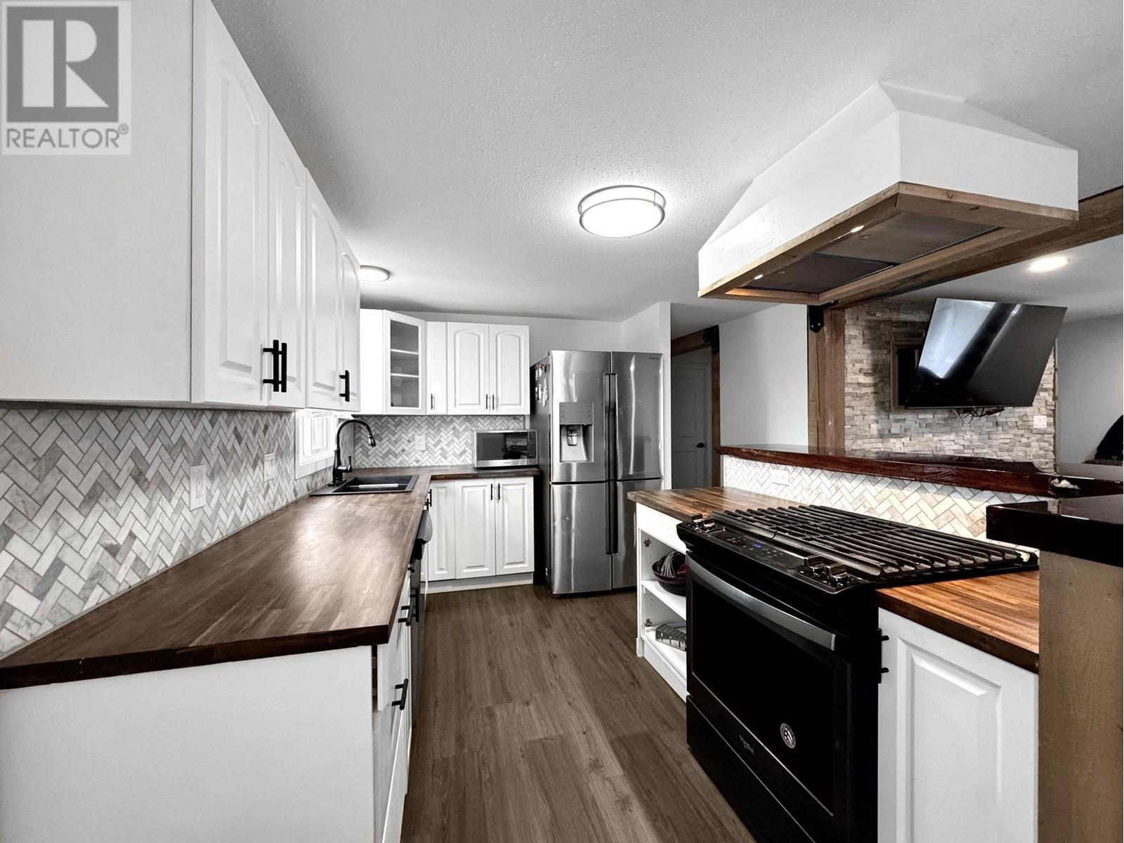 107 CARLSON STREET Image 7
