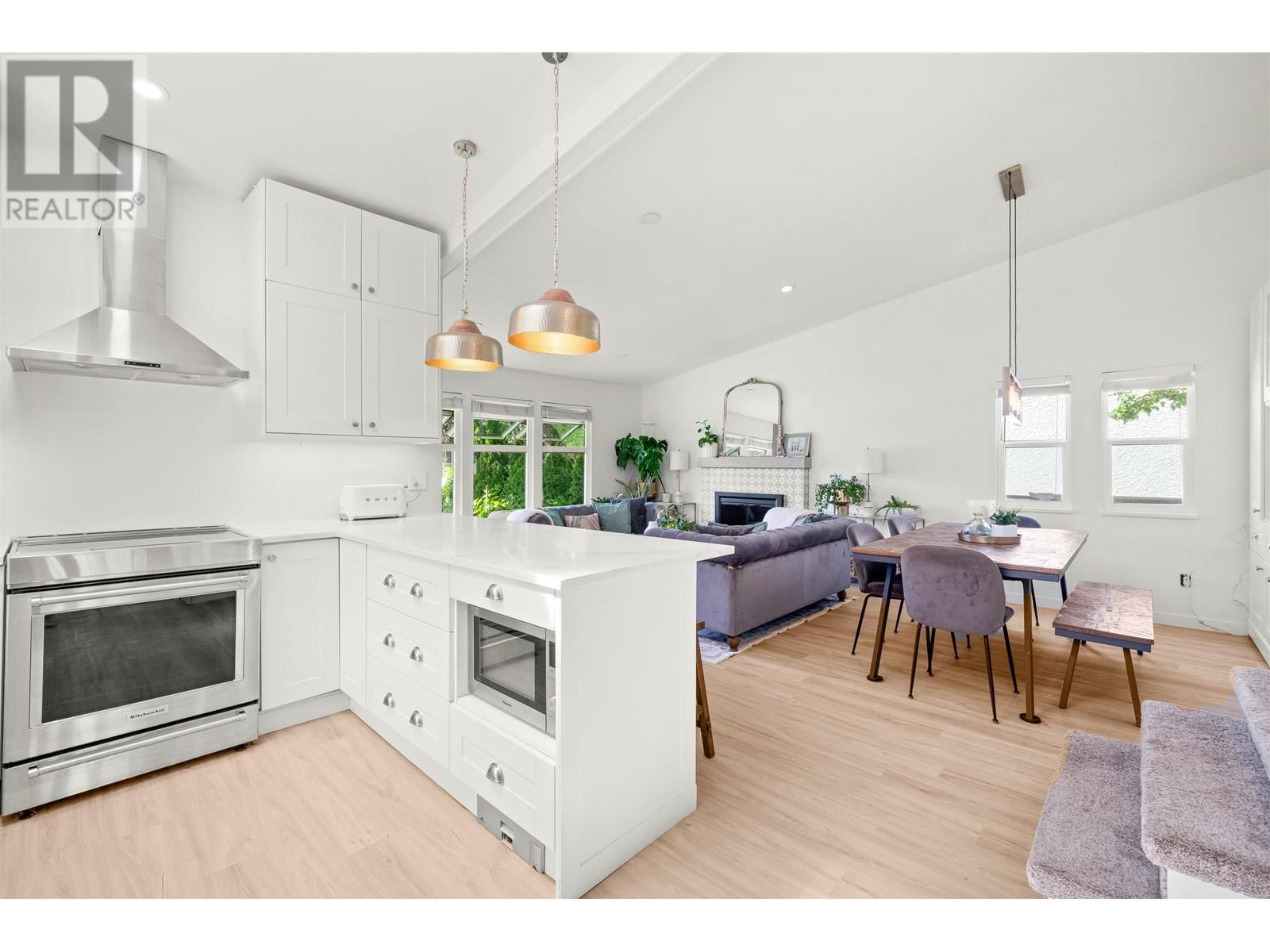 3456 VINCENT STREET Image 10