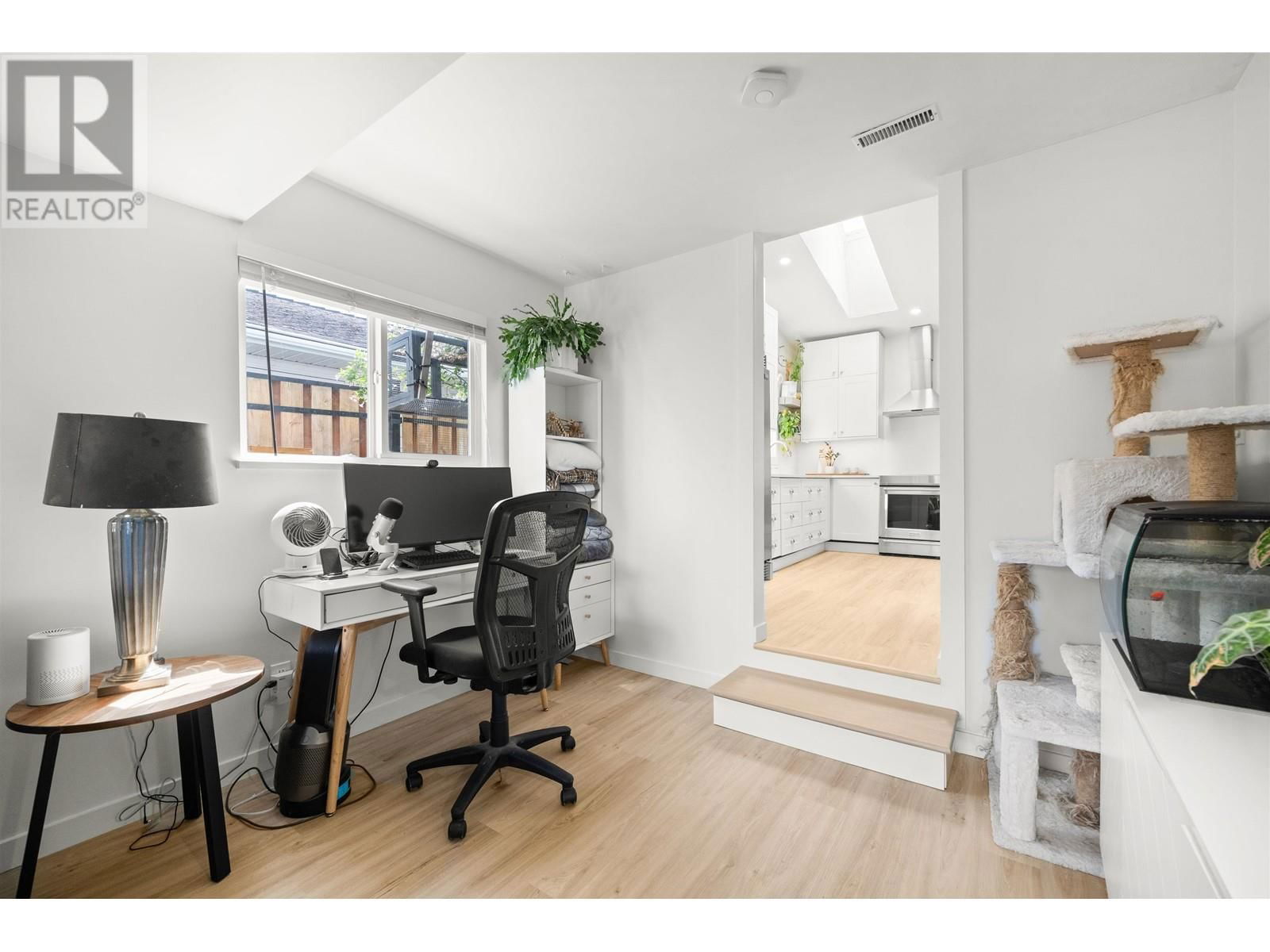3456 VINCENT STREET Image 16