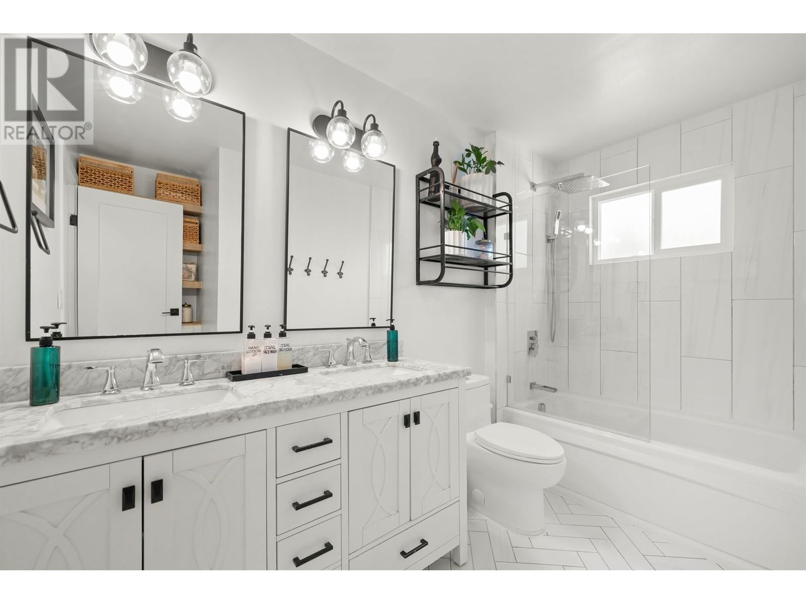 3456 VINCENT STREET Image 22