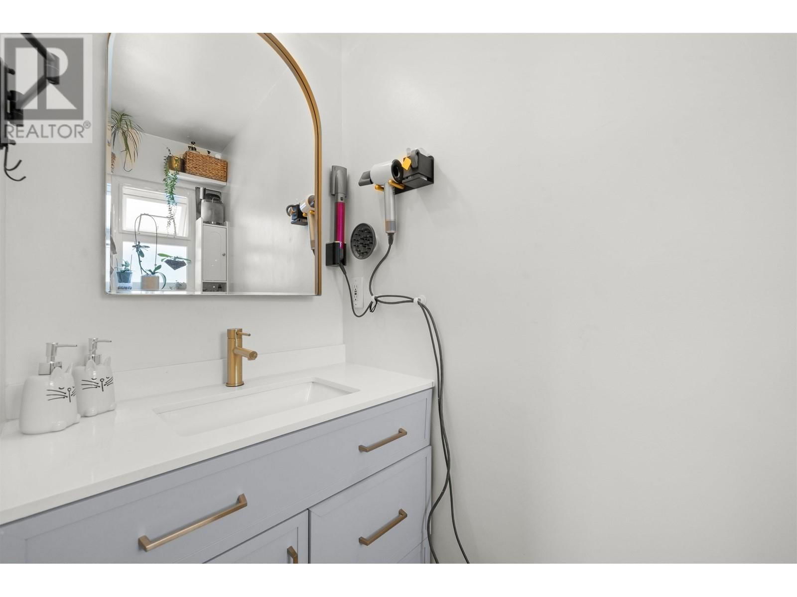 3456 VINCENT STREET Image 23