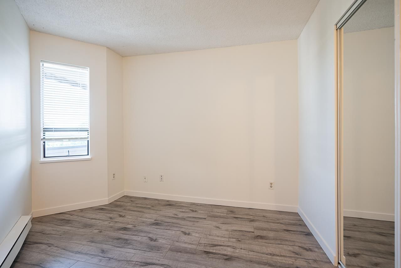 311 - 5294 204 Image 15