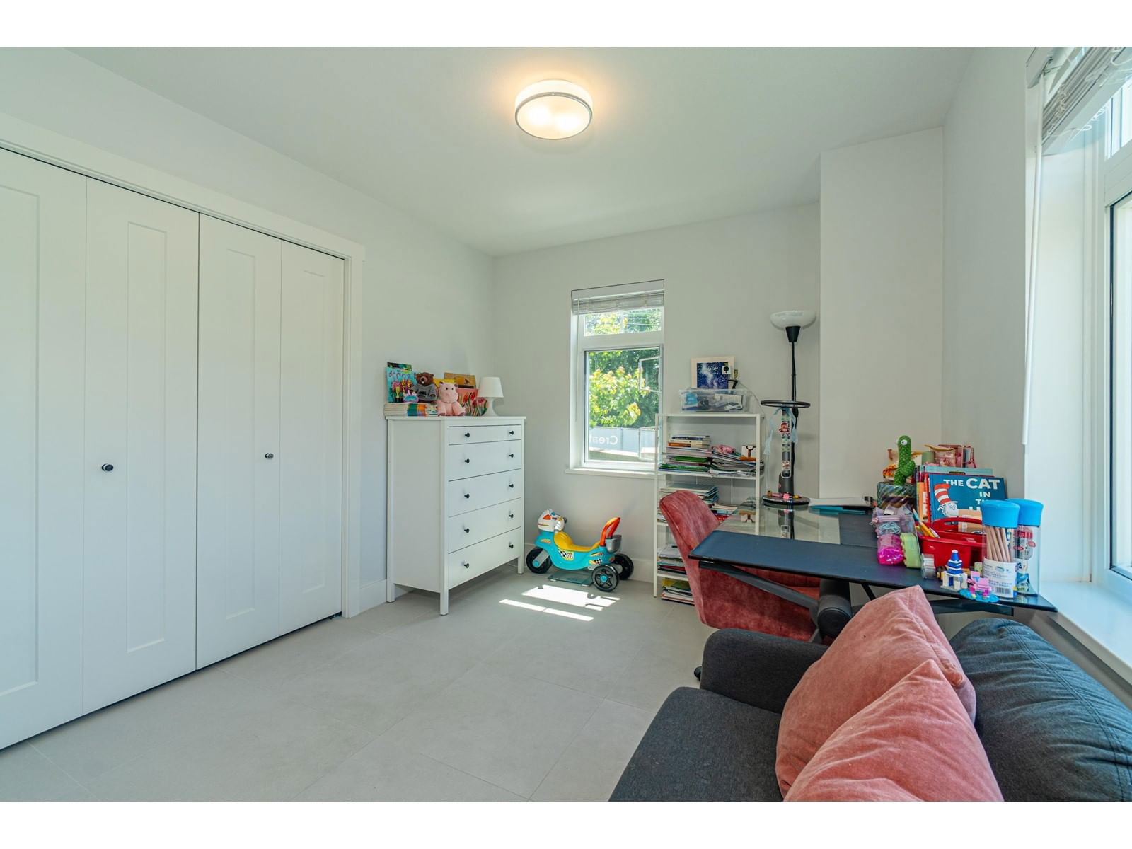18 - 2070 OAK MEADOWS Image 18