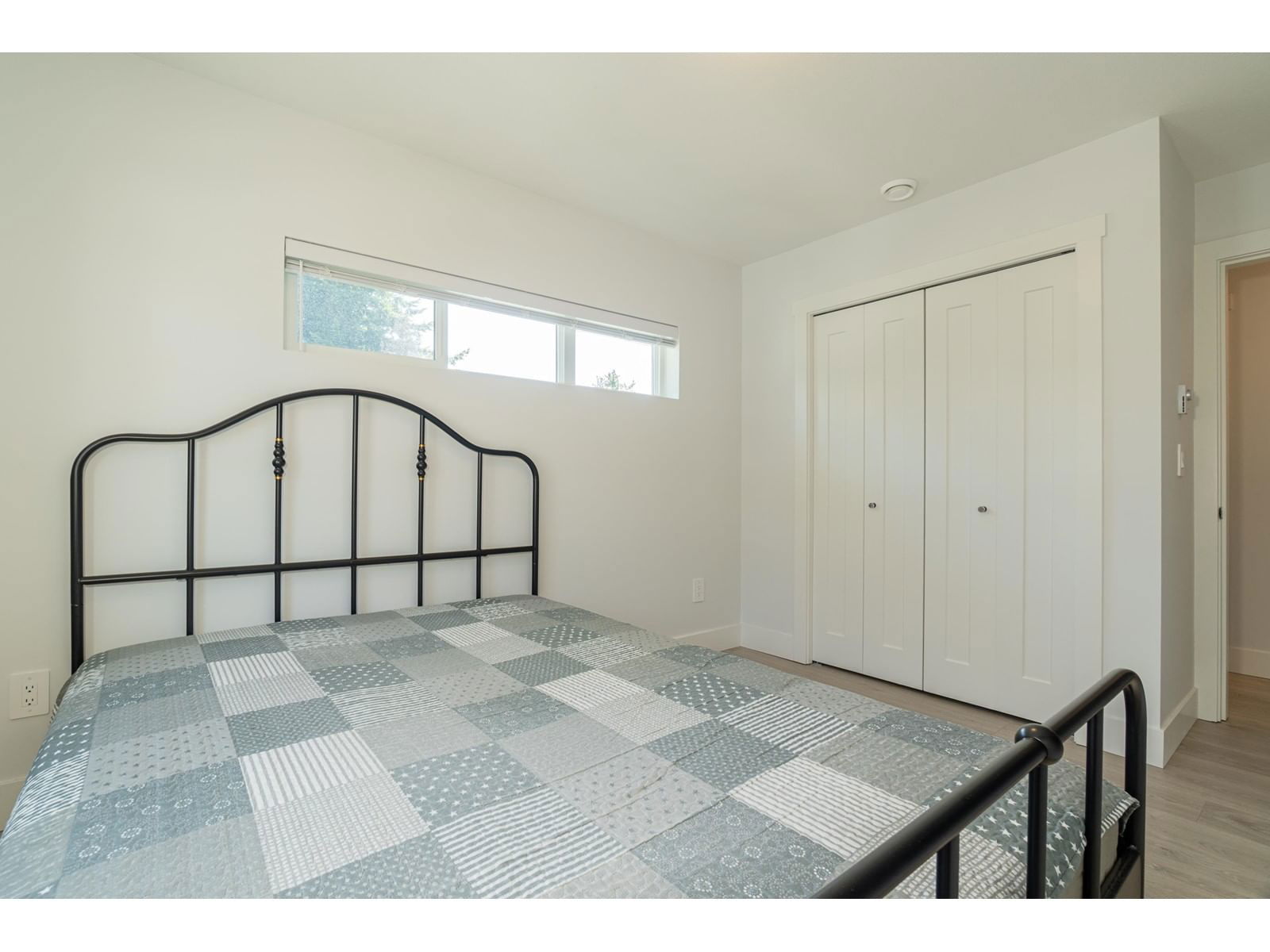 18 - 2070 OAK MEADOWS Image 27