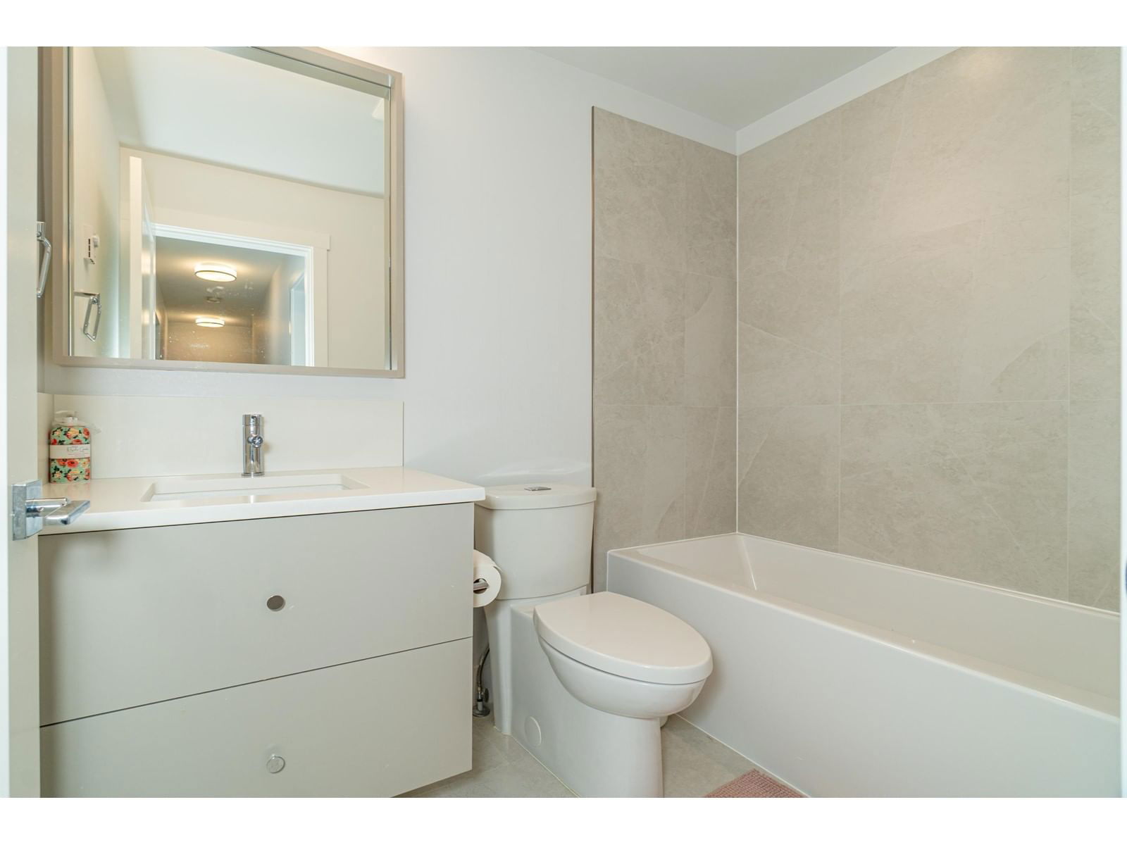 18 - 2070 OAK MEADOWS Image 31