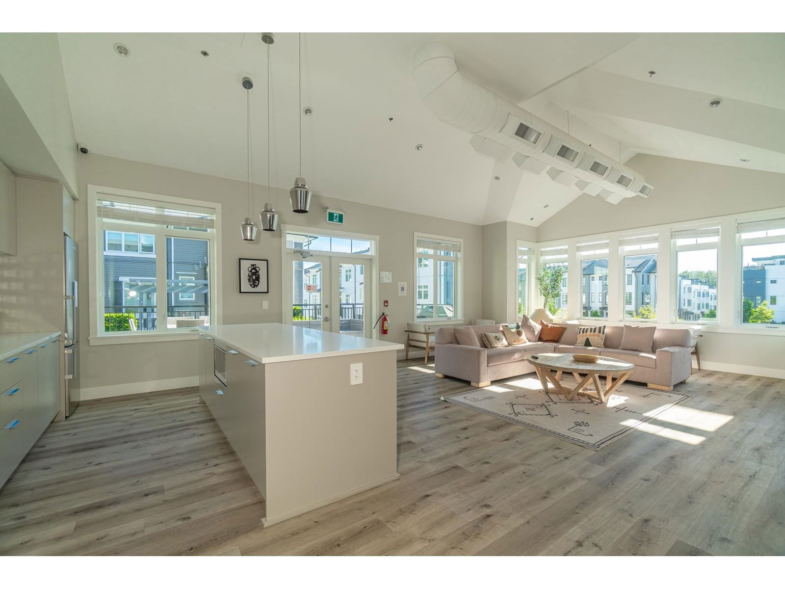 18 - 2070 OAK MEADOWS Image 35