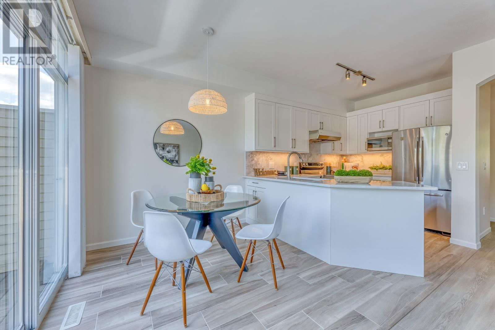 22 - 5240 OAKMOUNT CRESCENT Image 11