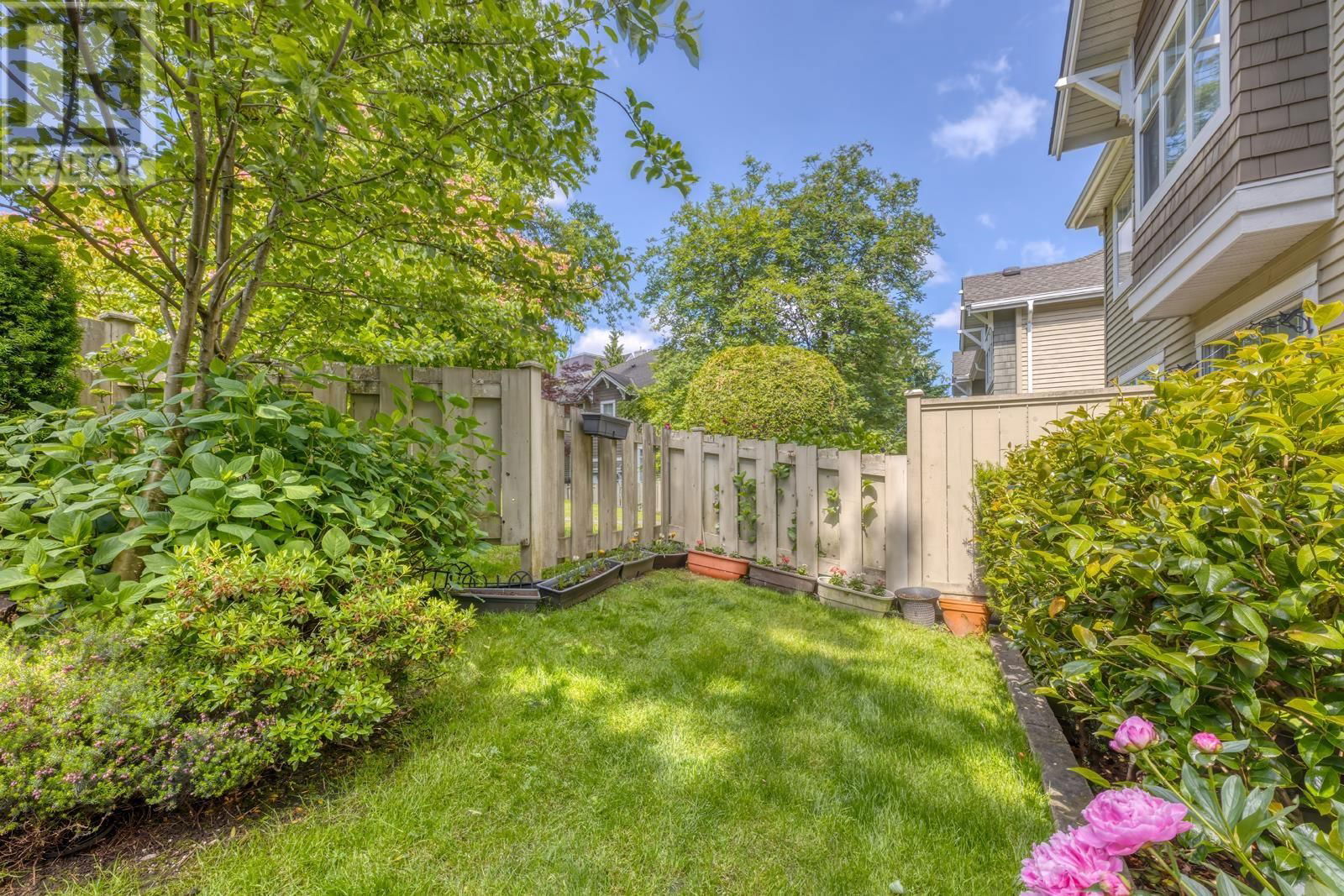 22 - 5240 OAKMOUNT CRESCENT Image 2
