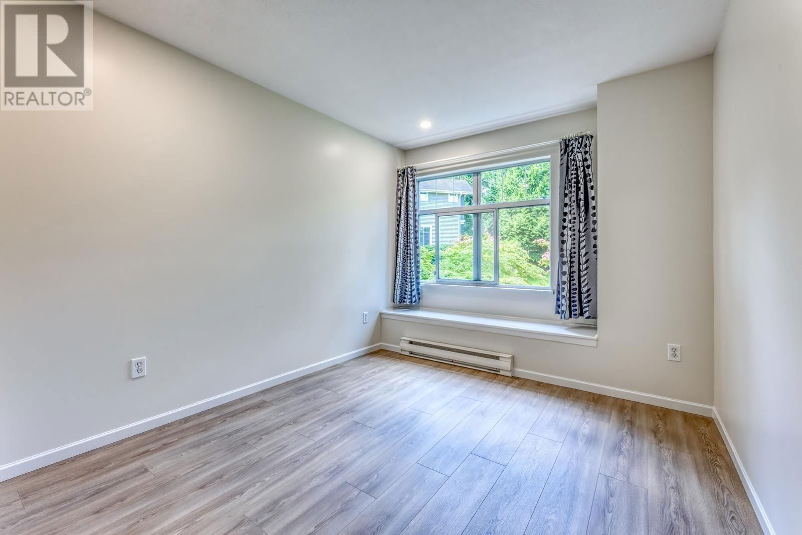 22 - 5240 OAKMOUNT CRESCENT Image 21