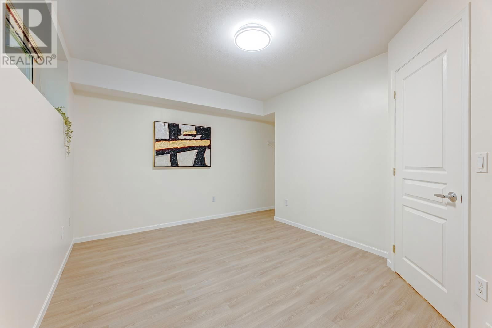 22 - 5240 OAKMOUNT CRESCENT Image 22