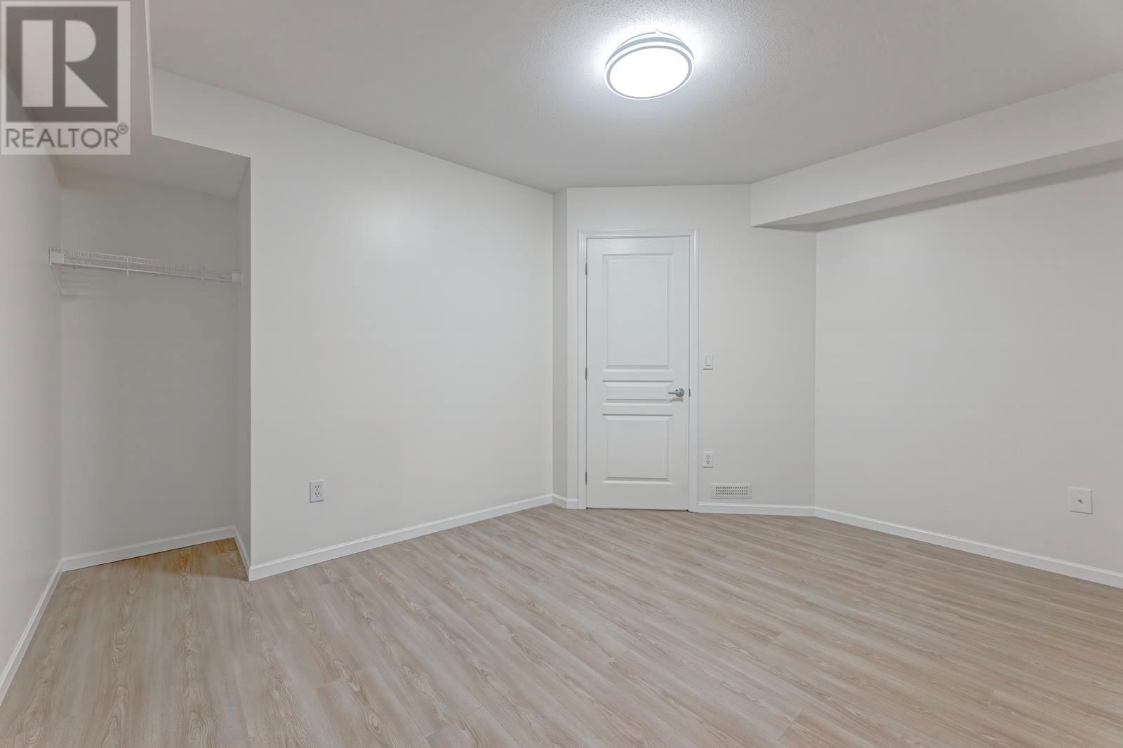 22 - 5240 OAKMOUNT CRESCENT Image 23