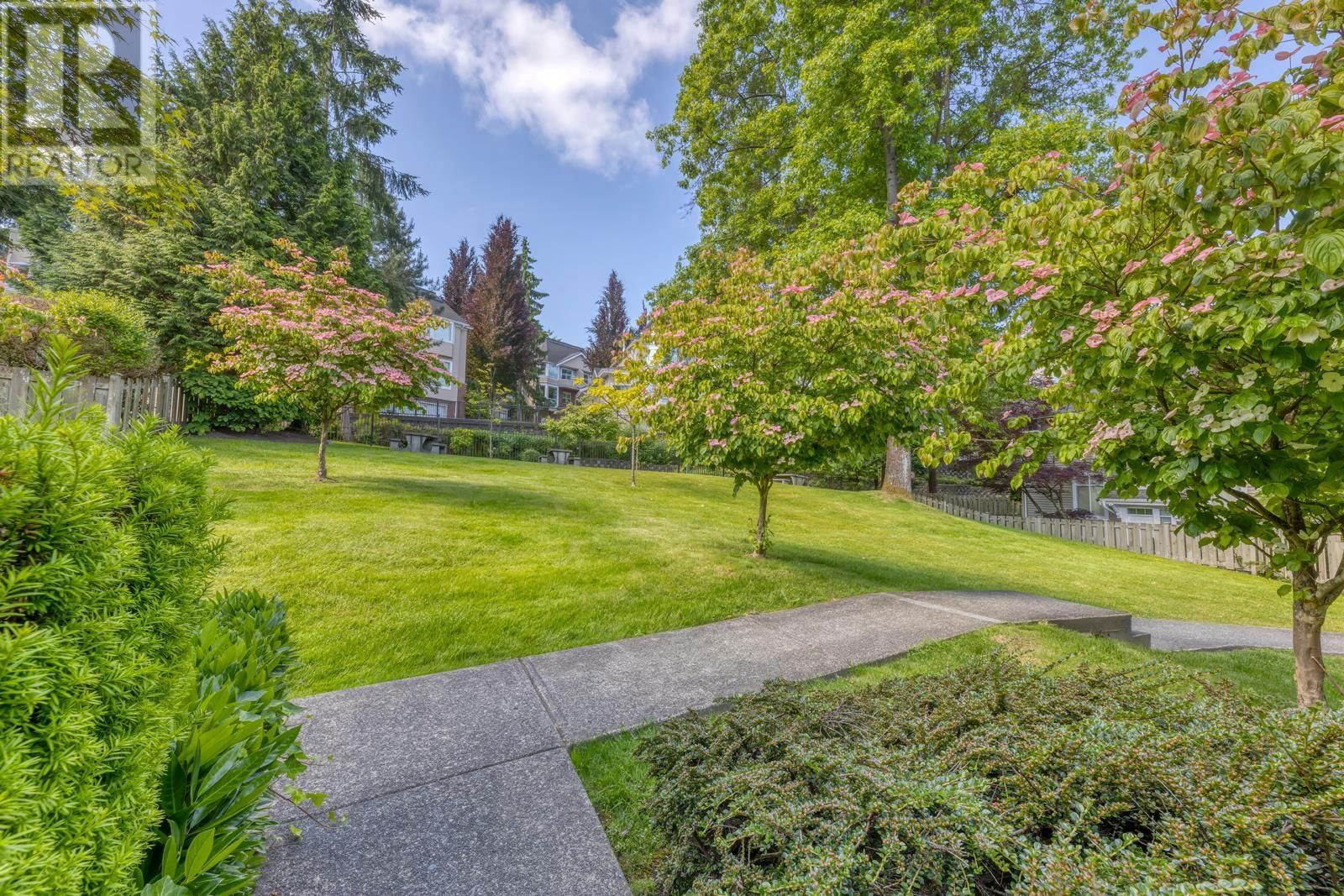 22 - 5240 OAKMOUNT CRESCENT Image 3