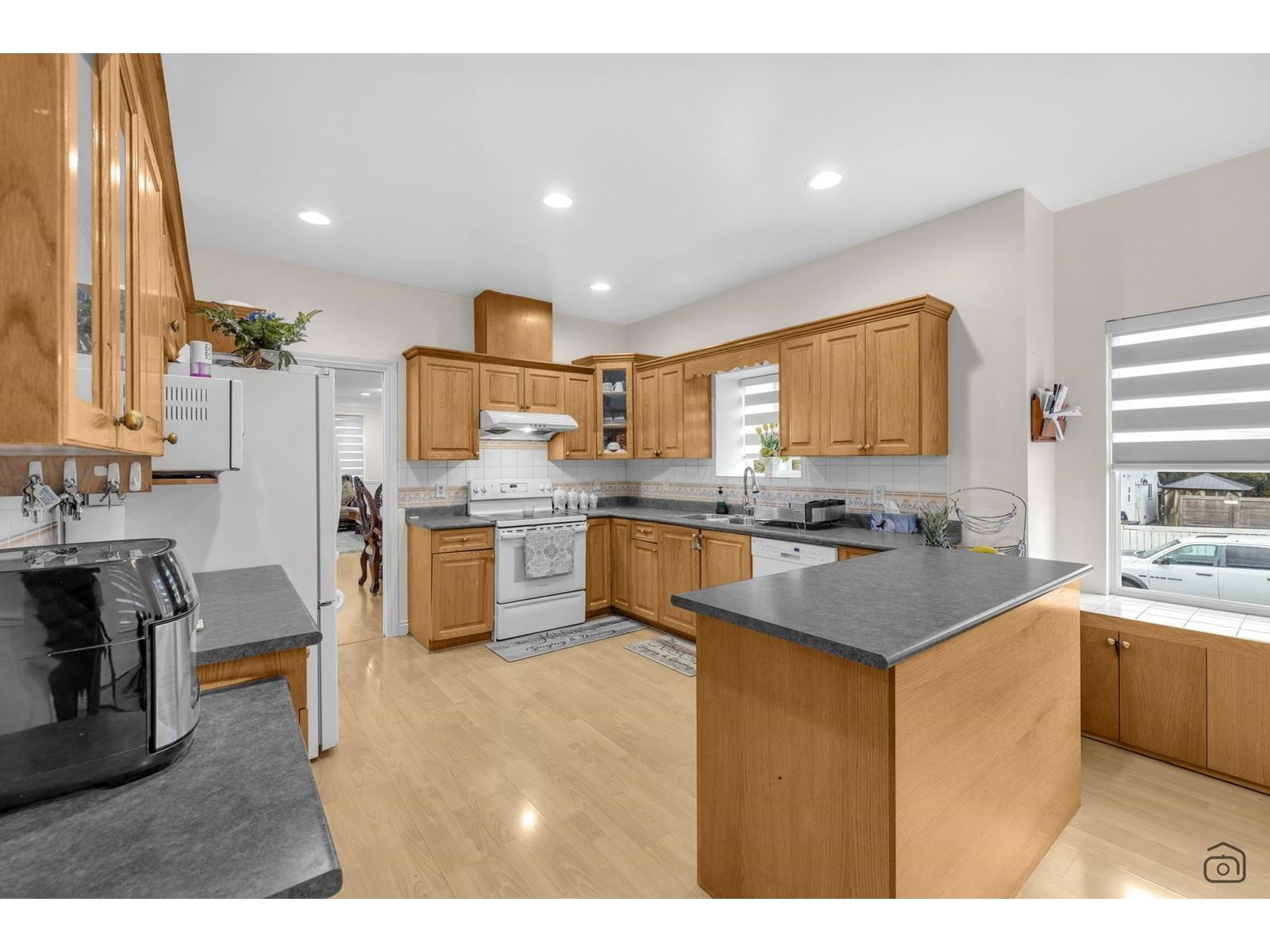 7480 LEE Image 7