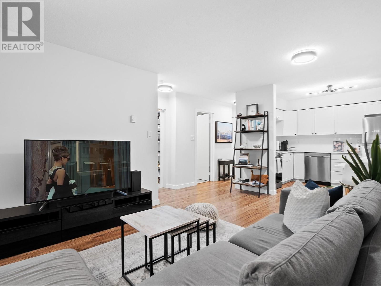 115 - 1429 4TH AVENUE Image 17