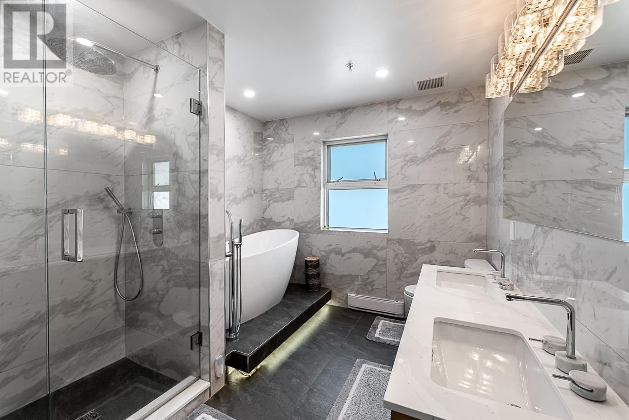 11 - 2425 EDGEMONT BOULEVARD Image 25
