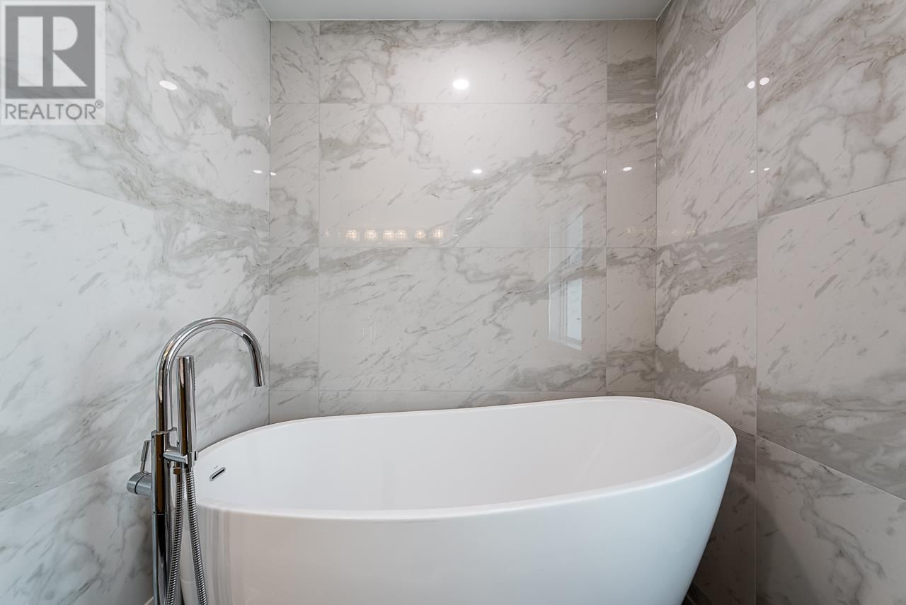 11 - 2425 EDGEMONT BOULEVARD Image 26