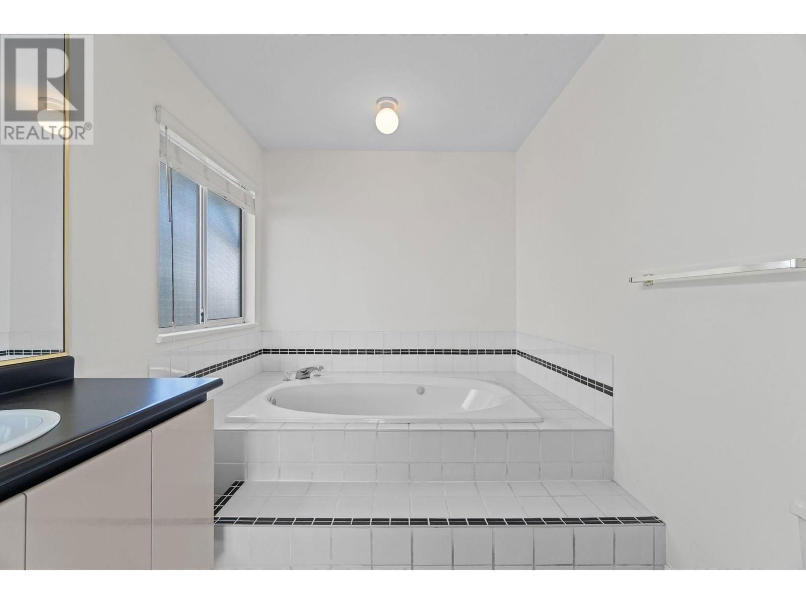 5275 MCKEE STREET Image 31