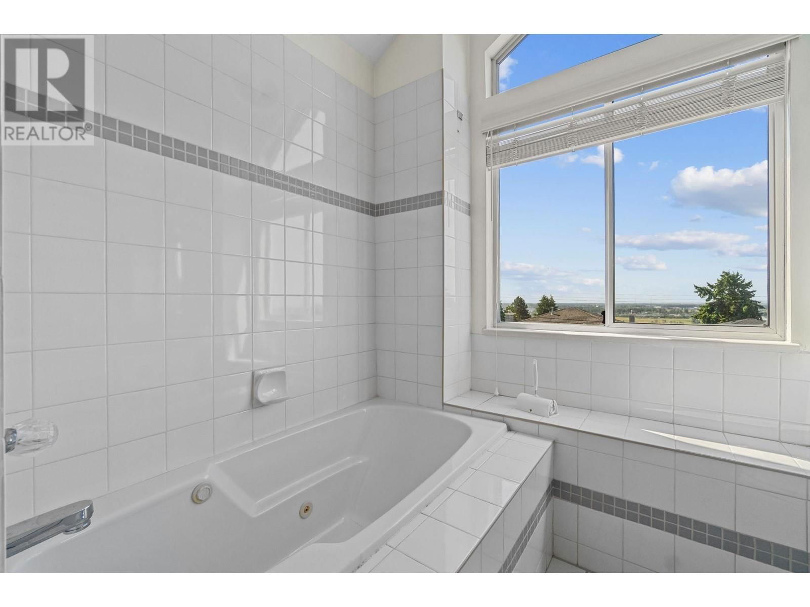 5275 MCKEE STREET Image 33