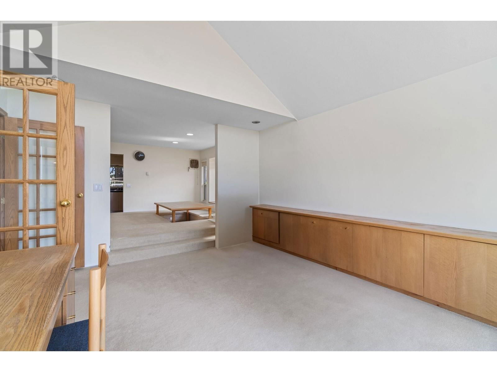 5275 MCKEE STREET Image 6