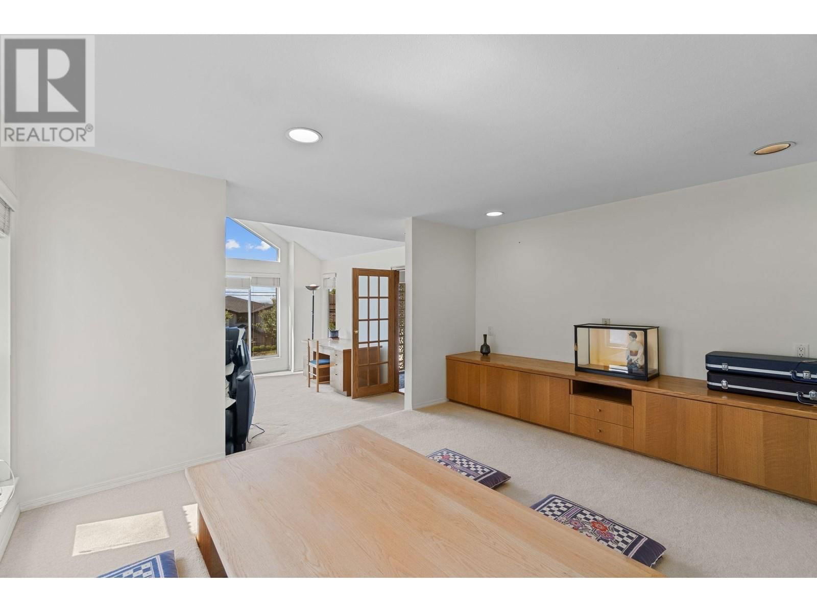 5275 MCKEE STREET Image 8