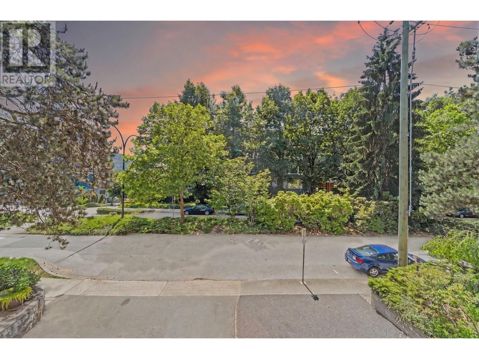 202 - 250 1ST STREET Image 21