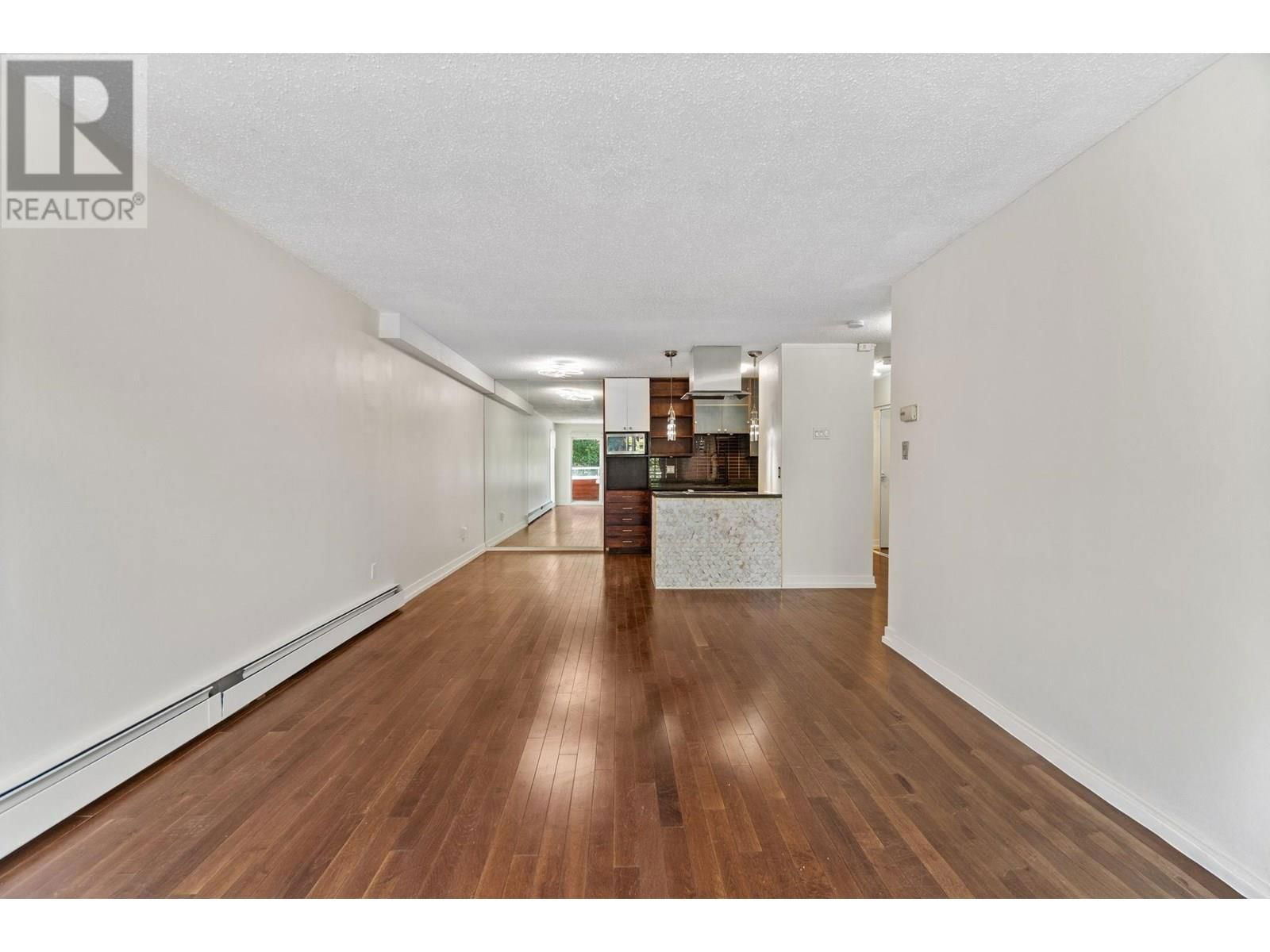 202 - 250 1ST STREET Image 5