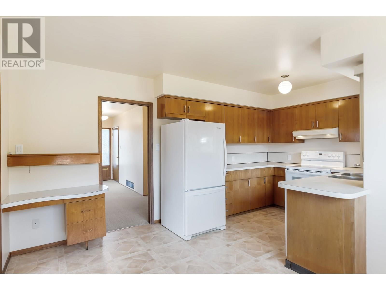7988 SUSSEX AVENUE Image 16