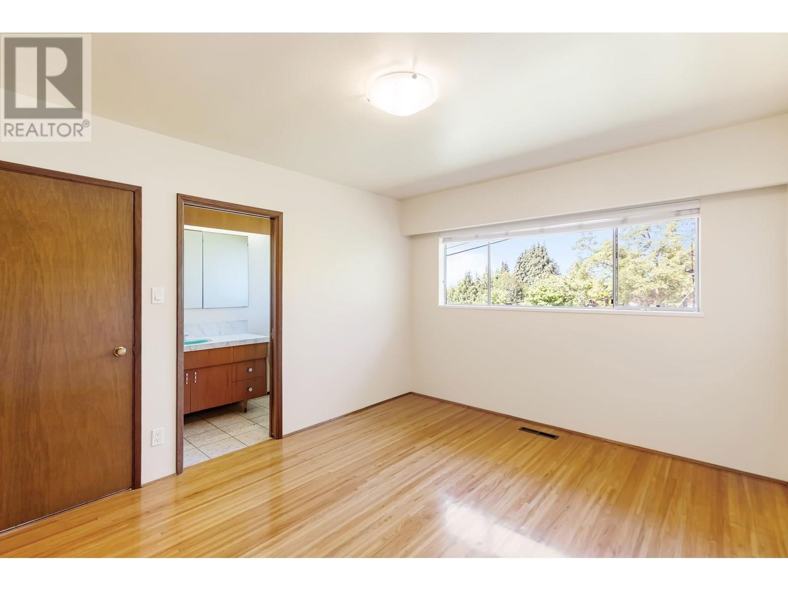 7988 SUSSEX AVENUE Image 20