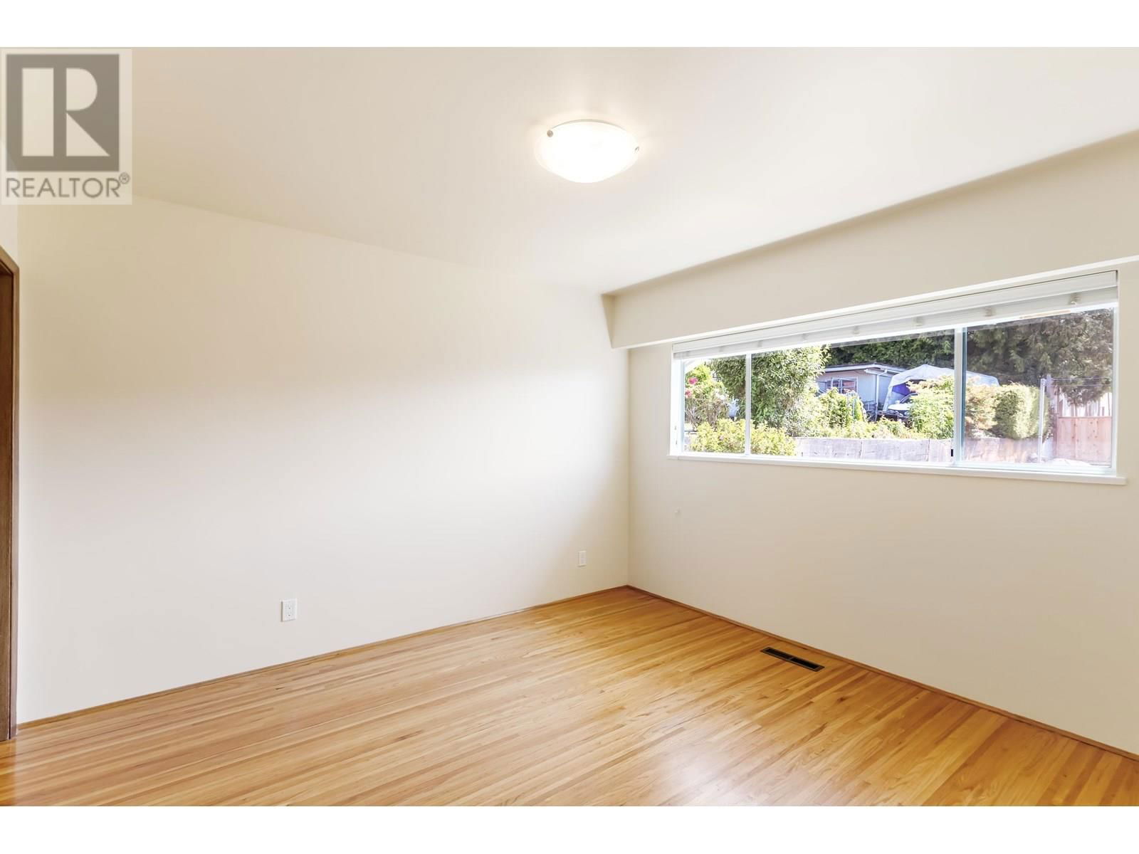 7988 SUSSEX AVENUE Image 22