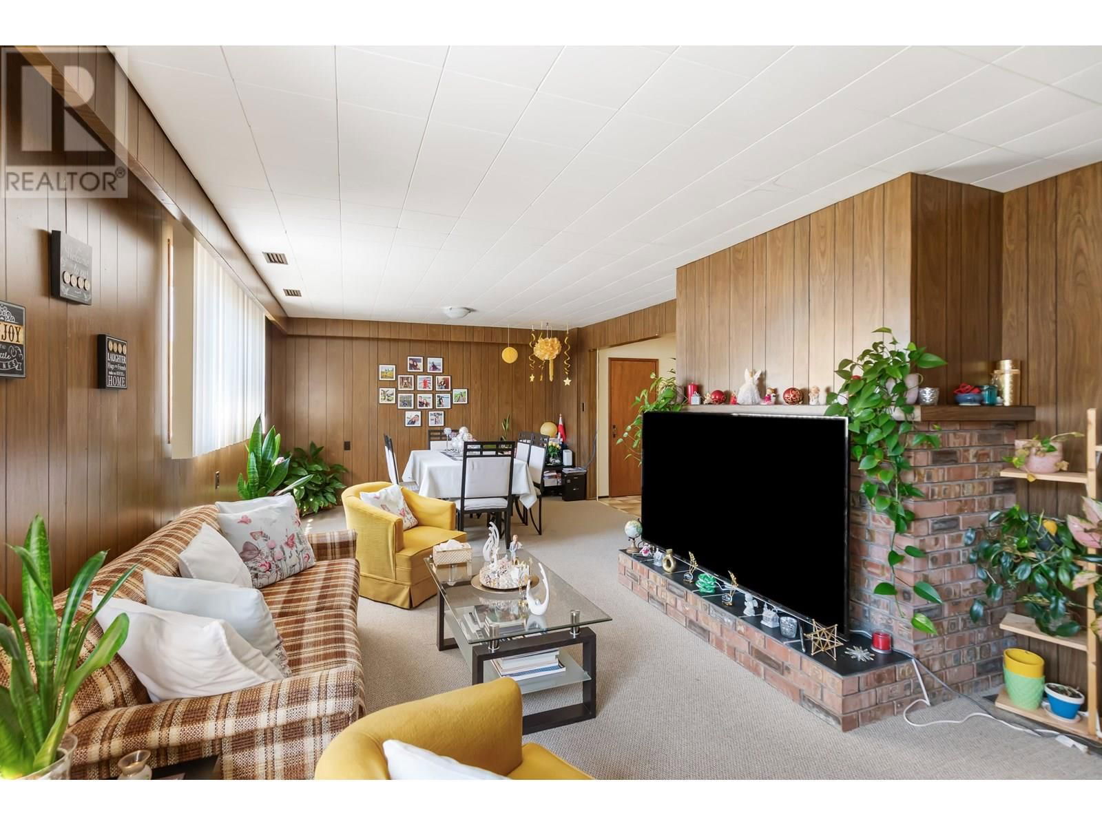7988 SUSSEX AVENUE Image 25