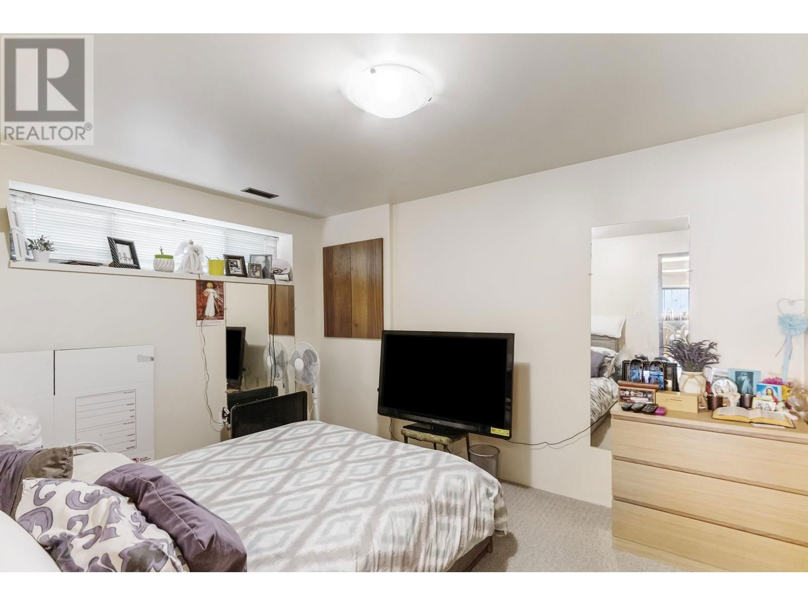 7988 SUSSEX AVENUE Image 26